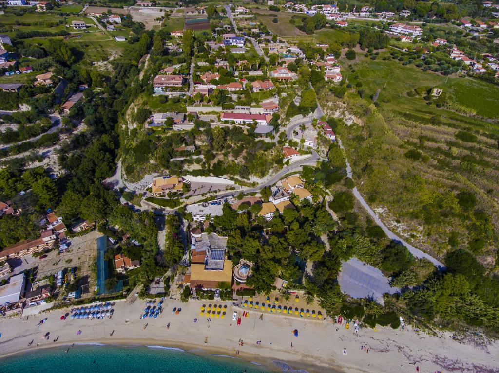 Hotel Village Eden Capo Vaticano Exterior photo